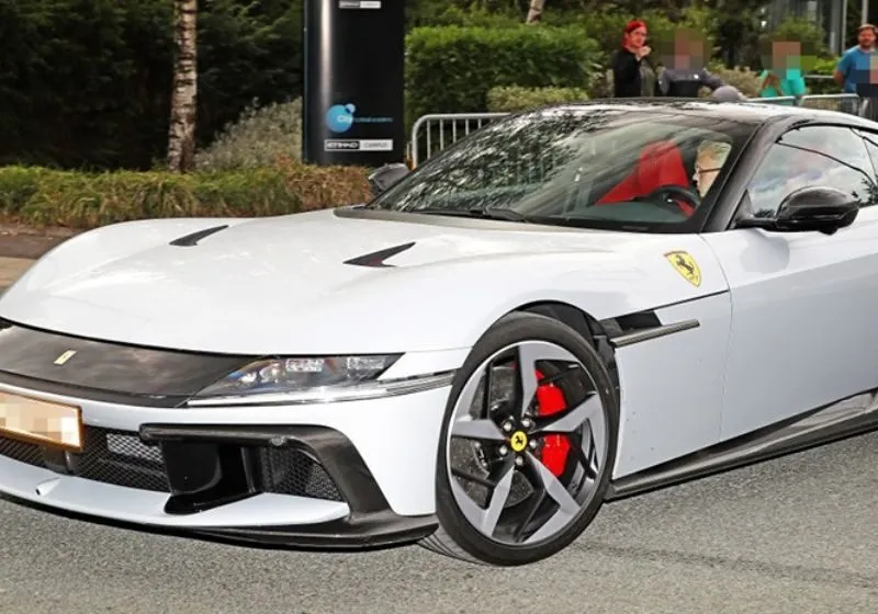 Ferrari 12Cilindri - chiếc xe mới nhất trong gara siêu xe triệu bảng của Haaland