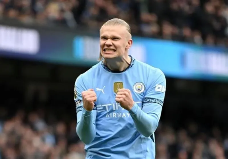 Erling Haaland suýt gia nhập Bayern