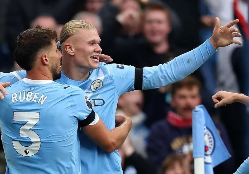 Haaland giúp Man City hủy diệt MU